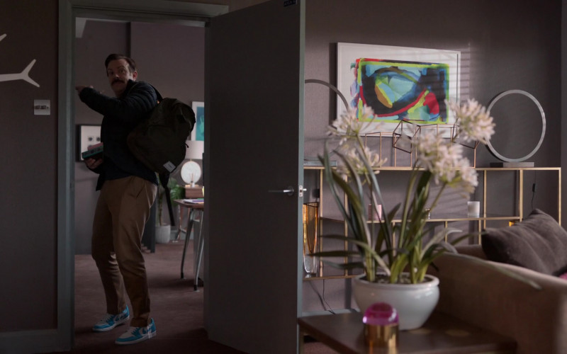 Nike Air Jordan 1 Low-Top Blue-White Sneakers of Jason Sudeikis in Ted Lasso S01E08