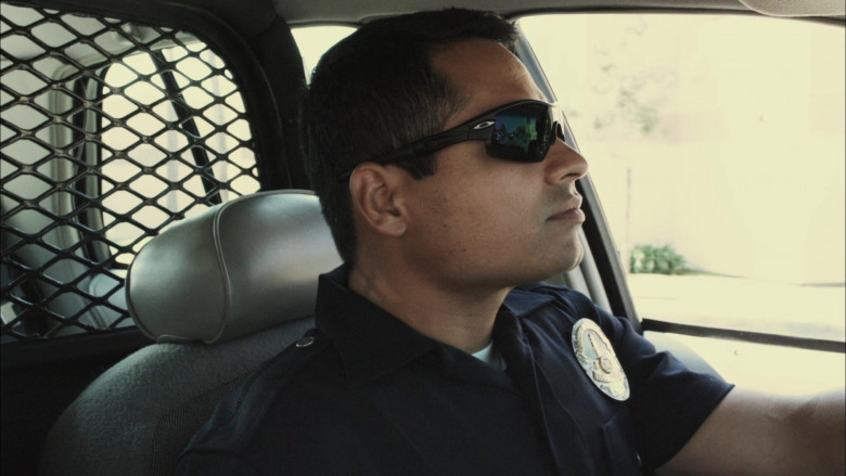 Oakley Sunglasses of Michael Peña as Miguel ‘Mike' Zavala in End of Watch (3)