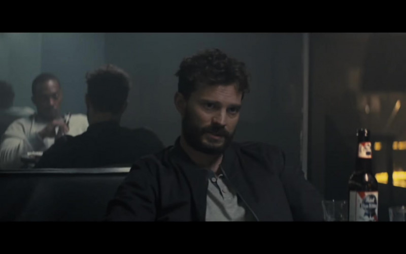 Pabst Blue Ribbon Beer of Jamie Dornan as Dennis Dannelly in Synchronic (2019)
