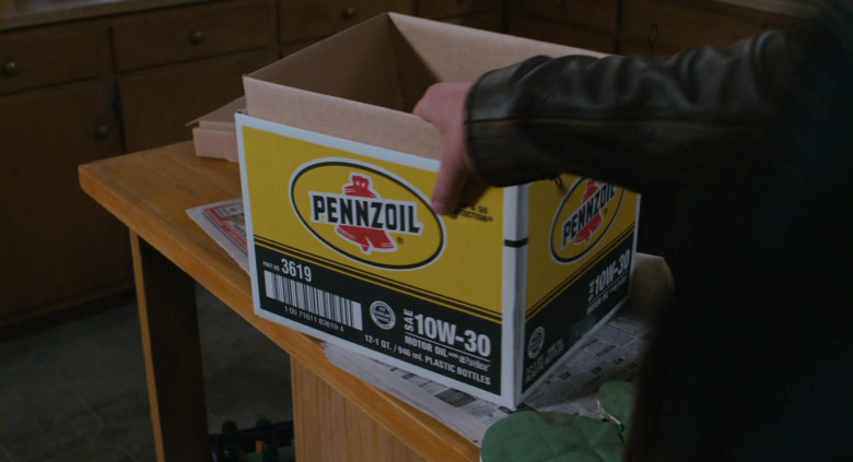 Pennzoil Motor Oil Box in Scary Movie 4 (1)