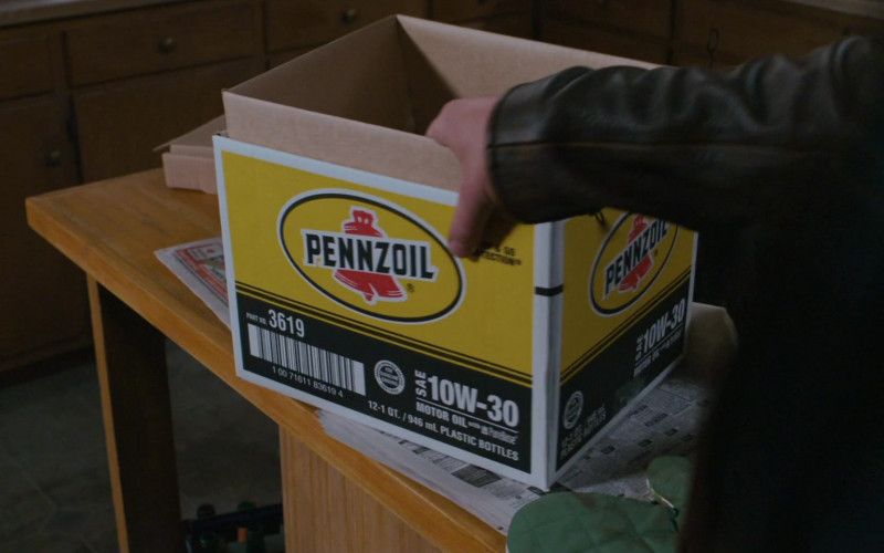 Pennzoil Motor Oil Box in Scary Movie 4 (1)