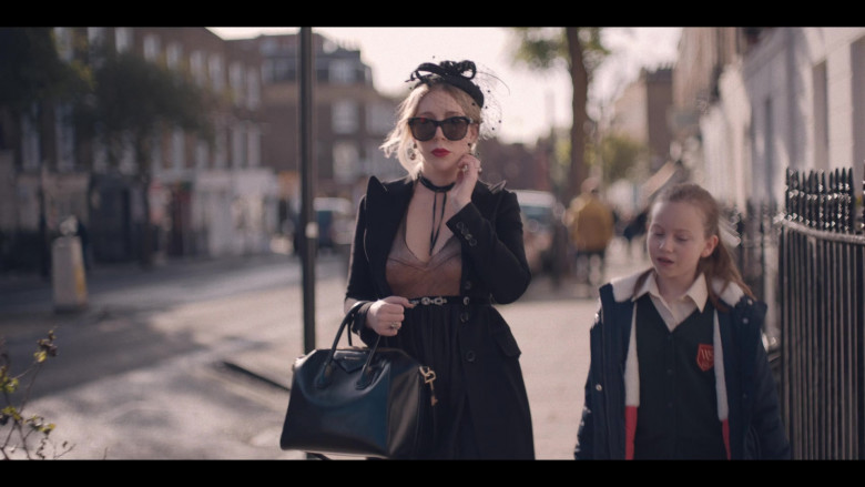 Quay Sunglasses of Katherine Ryan in The Duchess S01 TV Show by Netflix (3)