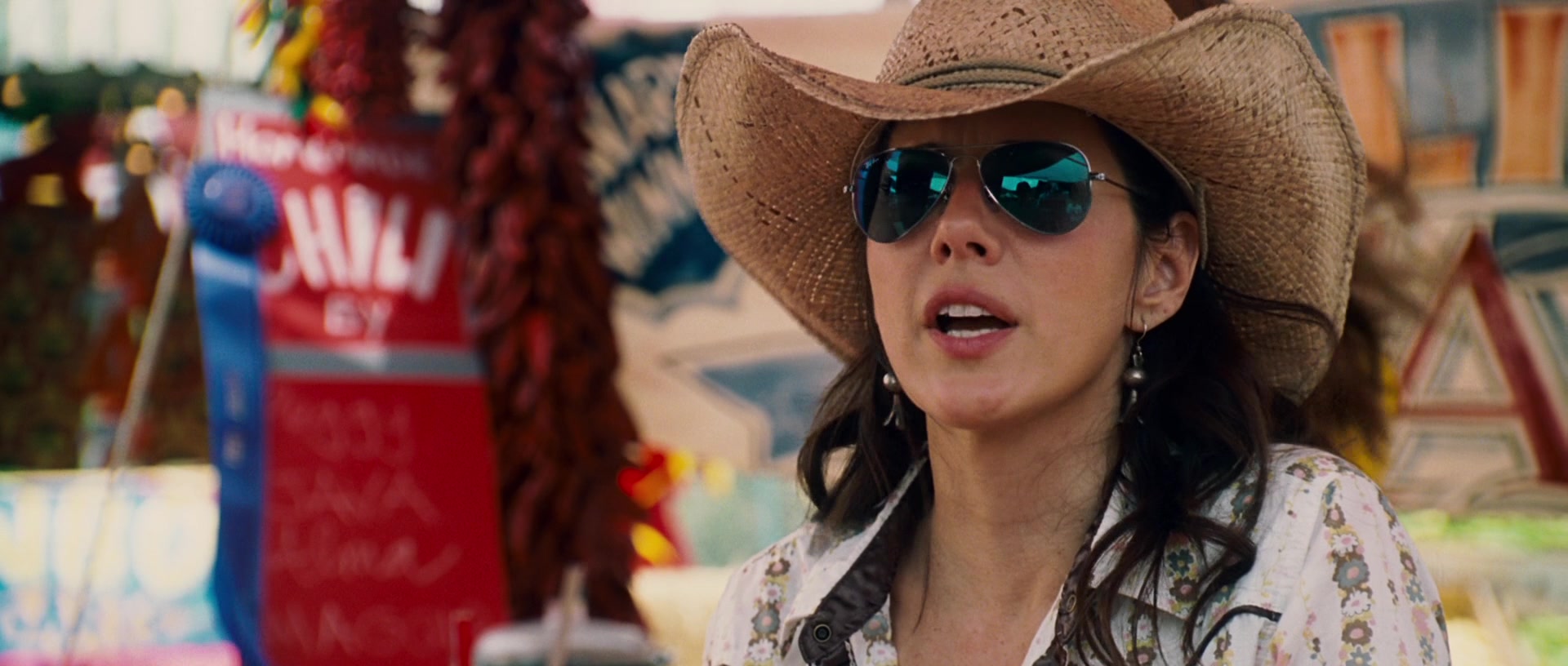 Ray-Ban Sunglasses of Marisa Tomei as Maggie in Wild Hogs (2007) .