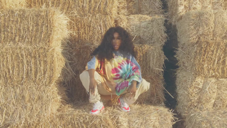 SZA Nike Shoes in “Hit Different” Music Video (1)