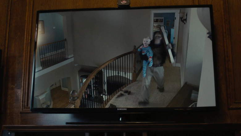 Samsung TV in Scary Movie 5 (2013)