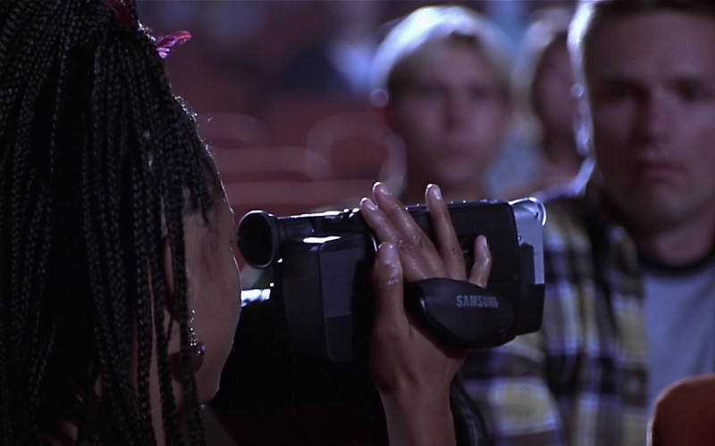 Samsung Video Camera of Regina Hall as Brenda Meeks in Scary Movie (2000)