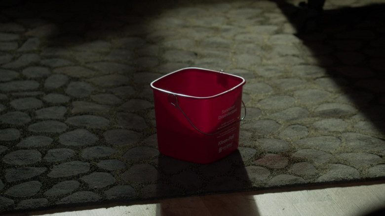 San Jamar Kleen-Pail Cleaning Bucket in L.A.'s Finest S02E06