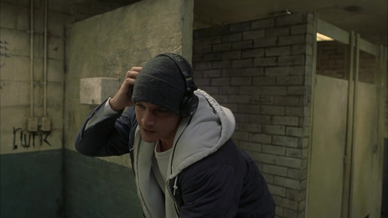 Sony Headphones of Simon Rex as George Logan in Scary Movie 3