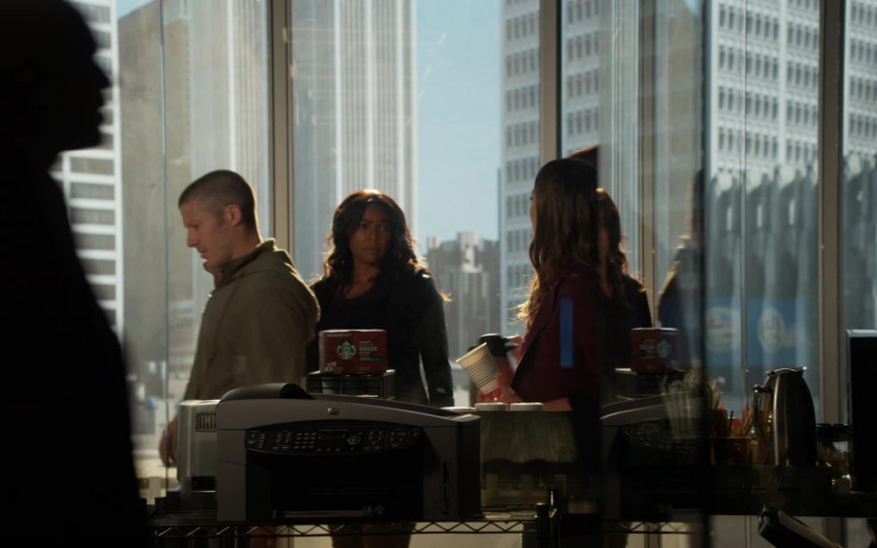Starbucks House Blend Coffee in L.A.'s Finest S02E02 (1)