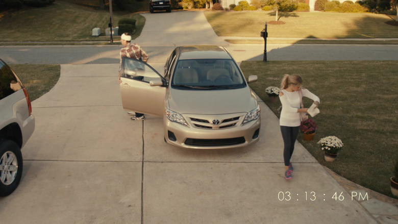 Toyota Corolla Car in Scary Movie 5