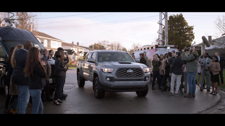 Toyota Tacoma Grey Car in Away S01E10 TV Show (1)