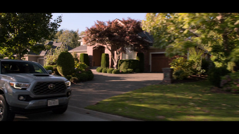 Toyota Tacoma Pickup Truck in Away S01E03 TV Show (1)