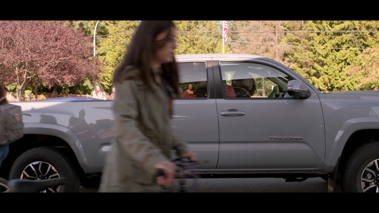 Toyota Tacoma Pickup Truck in Away S01E03 TV Show (3)