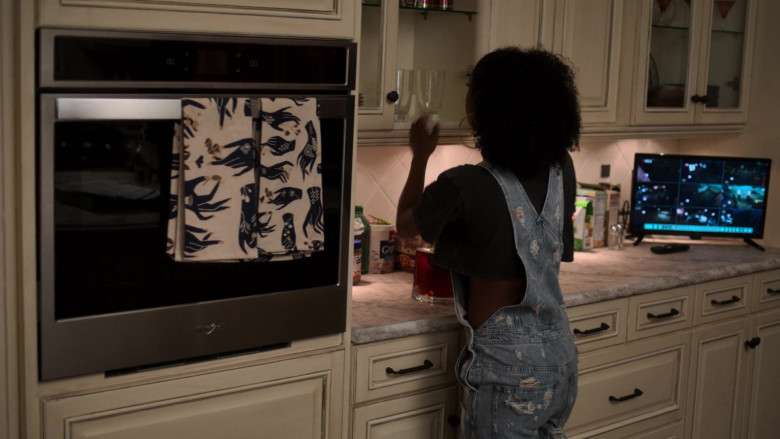 Whirlpool Oven in Power Book 2 Ghost S01E03 TV Show