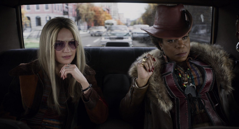 Alicia Vikander as Gloria Steinem Wears Ray-Ban Shooter Eyeglasses in The Glorias Movie (5)