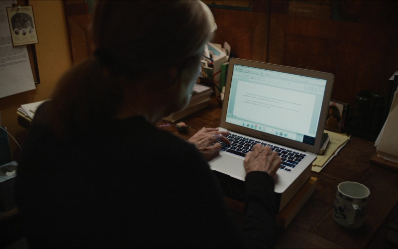 Apple MacBook Air Laptop in The Glorias (2020)