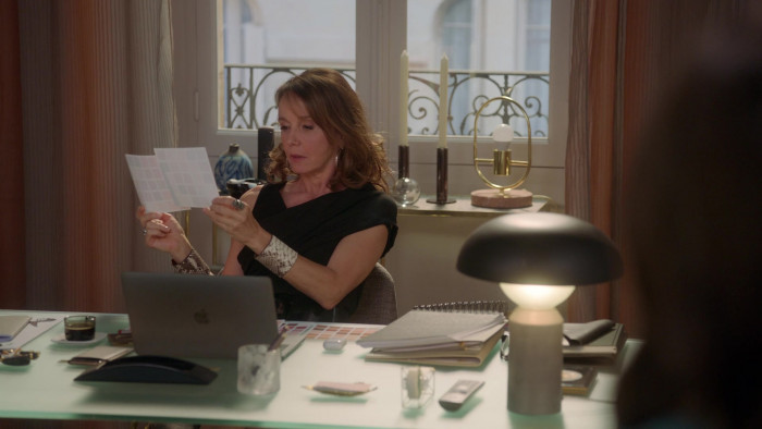 Films Et Séries Tv Avec Philippine Leroy-beaulieu Apple MacBook Laptop Used By Philippine Leroy-Beaulieu As Sylvie In