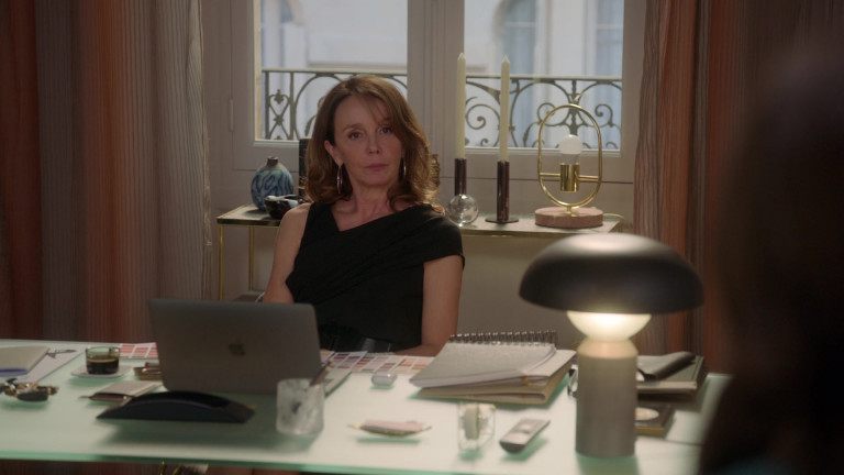 Films Et Séries Tv Avec Philippine Leroy-beaulieu Apple MacBook Laptop Used By Philippine Leroy-Beaulieu As Sylvie In