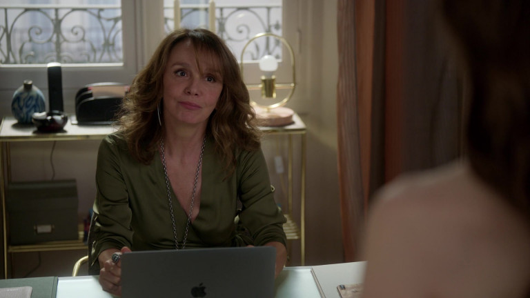 Films Et Séries Tv Avec Philippine Leroy-beaulieu Apple MacBook Laptop Of Actress Philippine Leroy-Beaulieu As Sylvie In