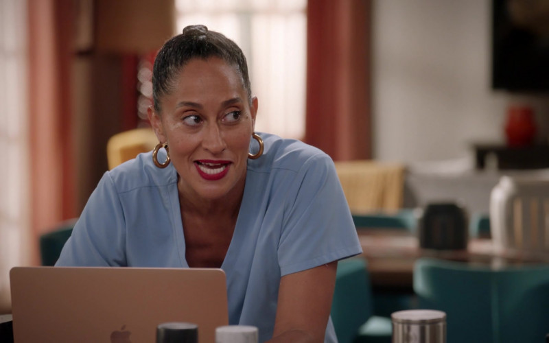 Apple MacBook Laptop of Tracee Ellis Ross as Dr. Rainbow ‘Bow' Johnson in Black-ish S07E02