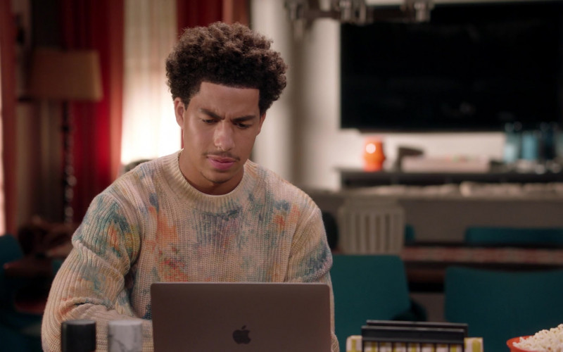 Apple MacBook Pro Laptop of Marcus Scribner as Junior in Black-ish Season 7 TV Show (1)