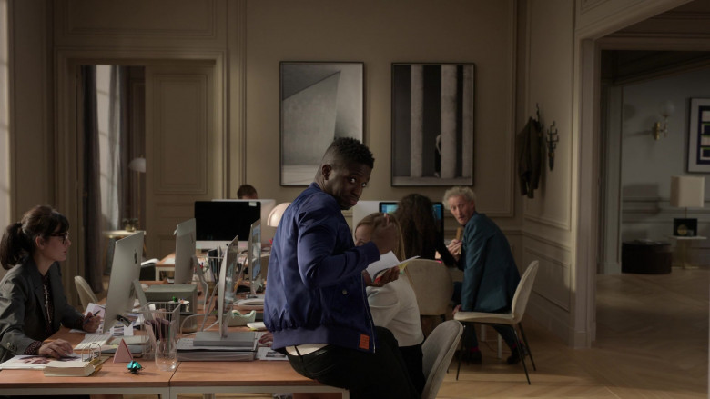 Apple iMac Computers in Emily in Paris S01E10 Cancel Couture (2020)