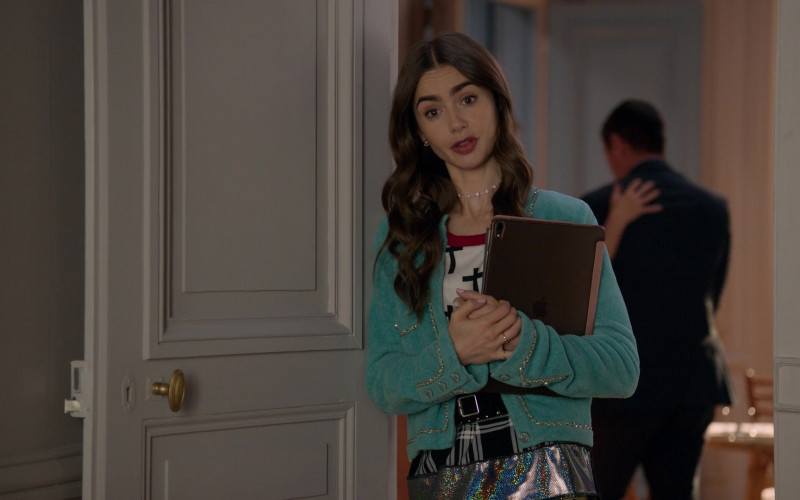 Apple iPad Tablet Held by Lily Collins in Emily in Paris S01E02 Masculin Féminin (2020)