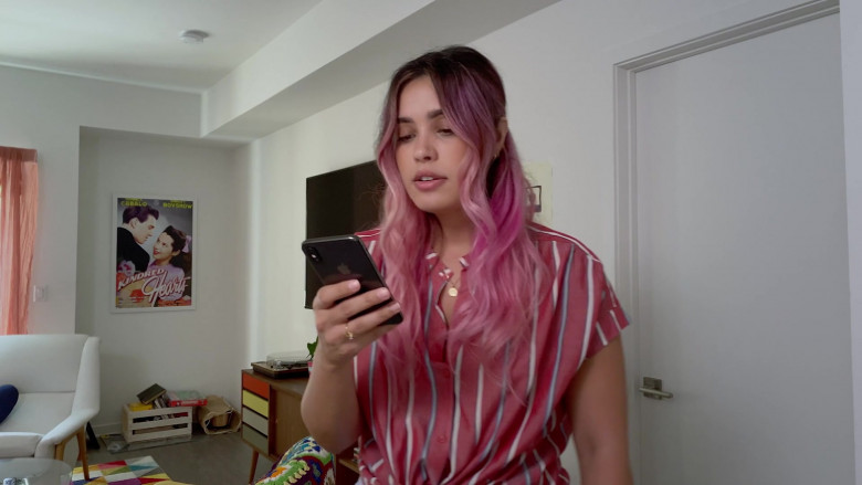 Apple iPhone Smartphone Used by Otmara Marrero as Annie in Connecting… S01E04 (1)