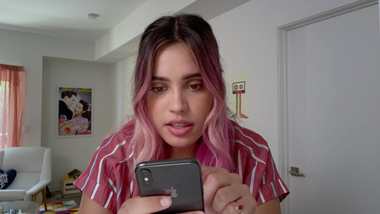 Apple iPhone Smartphone Used by Otmara Marrero as Annie in Connecting… S01E04 (2)