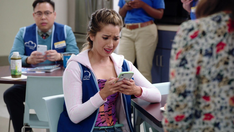 Apple iPhone Smartphone of Nichole Bloom as Cheyenne in Superstore S06E01