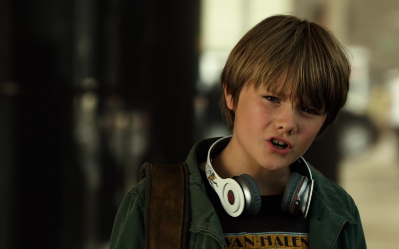 Beats Headphones of Dakota Goyo as Max Kenton in Real Steel (1)
