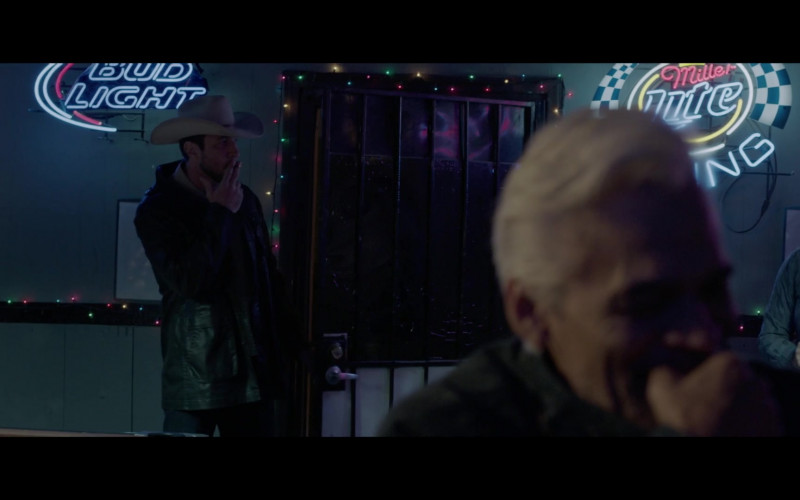 Bud Light and Miller Lite Neon Signs in The Devil Has a Name (2019)