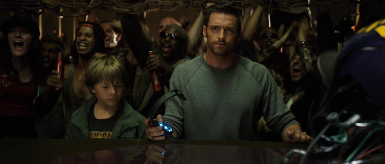 Budweiser Beer Cans and Bottles in Real Steel (2)