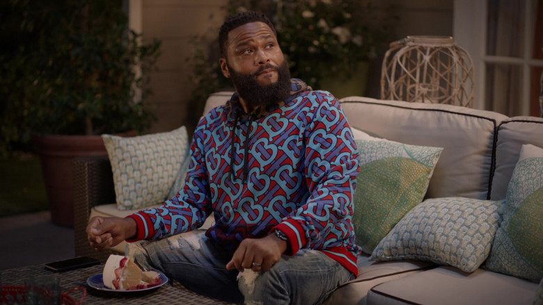 Burberry Monogram Print Hoodie Outfit of Anthony Anderson as Dre in Black-ish Season 7 TV Show (2)
