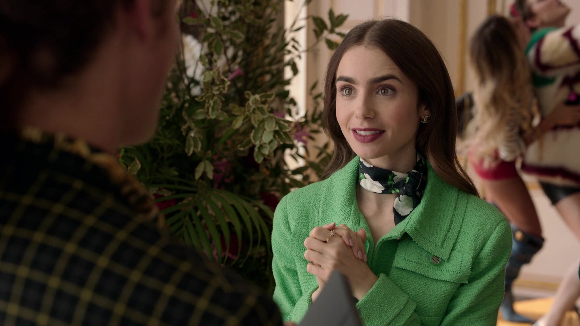 Chanel Earrings Of Lily Collins In Emily In Paris S01E05 Faux Amis (2020)