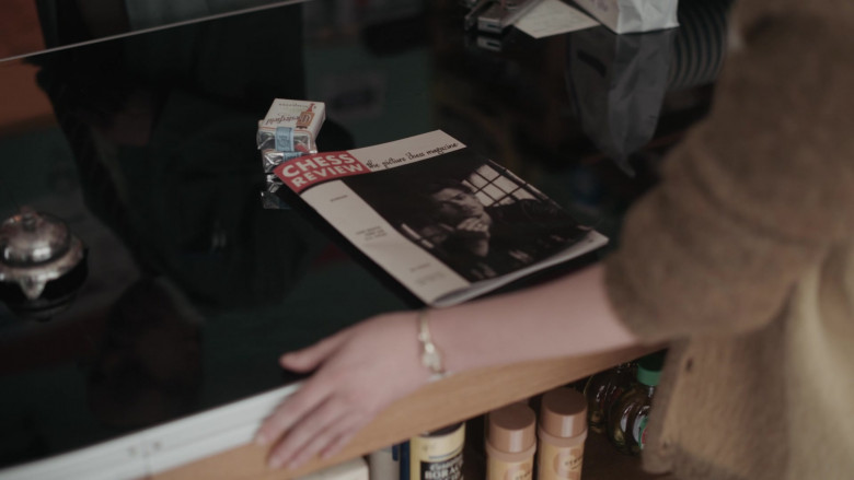 Chesterfield Cigarettes of Anya Taylor-Joy as Beth Harmon in The Queen's Gambit Episode 5 (1)