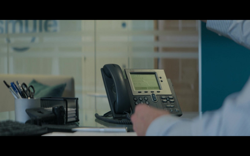 Cisco Phone of Simon Pegg as Dave in Truth Seekers S01E05 The Ghost of the Beast of Bodmin (2020)