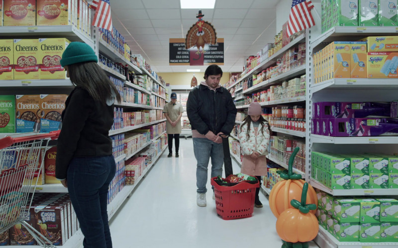 General Mills Cheerios and Cocoa Puffs, Swiffer in We Are Who We Are Ep. 7 (2020)