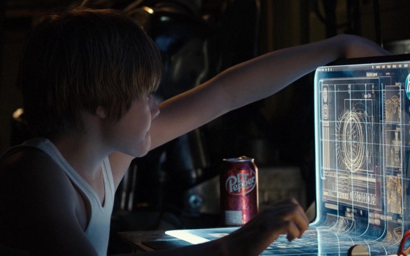 HP Future Laptop and Dr Pepper Drink in Real Steel