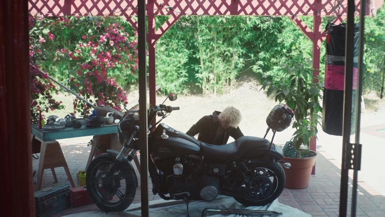 Harley-Davidson Motorcycle of Machine Gun Kelly in Forget Me Too ft. Halsey (1)