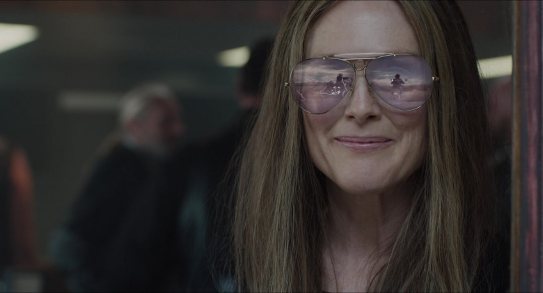 Julianne Moore as Gloria Steinem Wears Ray-Ban Shooter Aviator Design Glasses in The Glorias Movie (2)