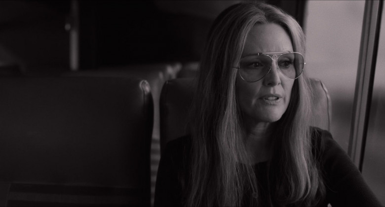 Julianne Moore as Gloria Steinem Wears Ray-Ban Shooter Aviator Design Glasses in The Glorias Movie (4)