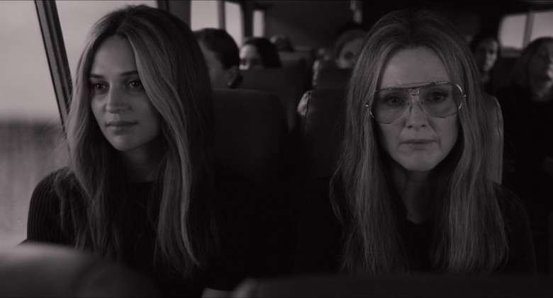 Julianne Moore as Gloria Steinem Wears Ray-Ban Shooter Aviator Design Glasses in The Glorias Movie (5)