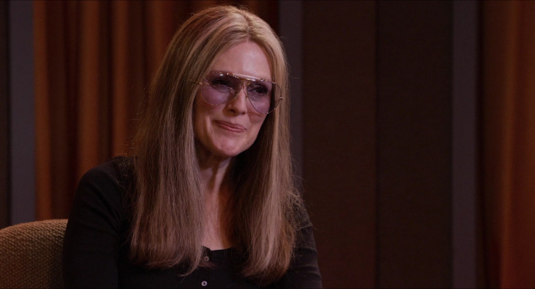 Julianne Moore as Gloria Steinem Wears Ray-Ban Shooter Aviator Design Glasses in The Glorias Movie (6)