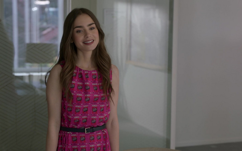 Kenzo Logo Print Sleeveless Dress of Lily Collins – Emily in Paris Outfits (2)