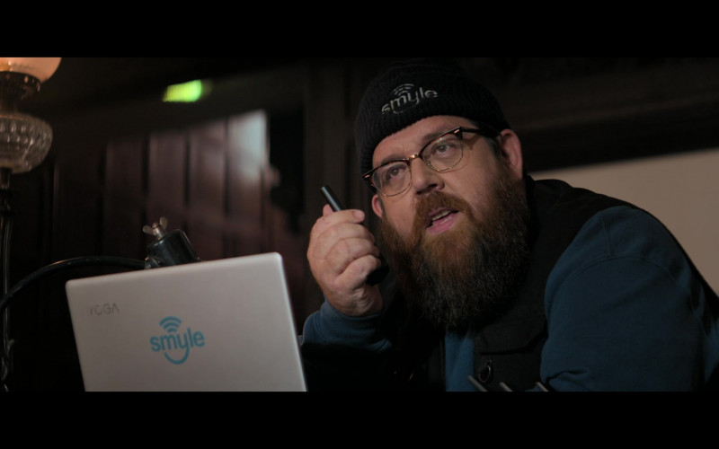 Lenovo Yoga Laptop of Nick Frost as Gus Roberts in Truth Seekers S01E02