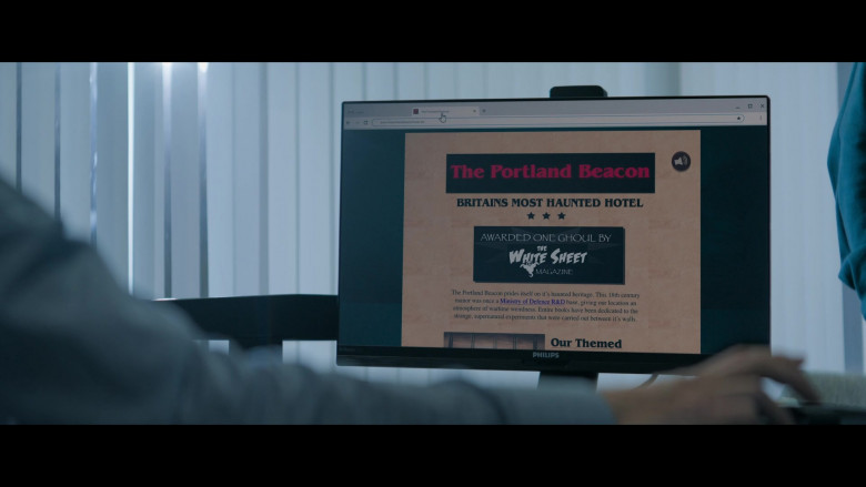 Philips Computer Monitor in Truth Seekers S01E06 The Revenge of the Chichester Widow (2020)