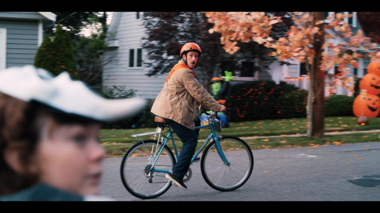 Raleigh Bicycle of Adam Sandler as Hubie Dubois in Hubie Halloween Movie by Netflix (5)