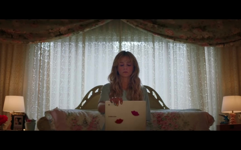Samsung Chromebook Laptop of Carey Mulligan as Cassandra ‘Cassie' Thomas in Promising Young Woman (2020)