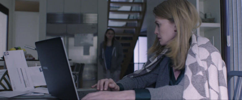 Samsung Laptop of Mireille Enos as Rebecca in The Lie Movie